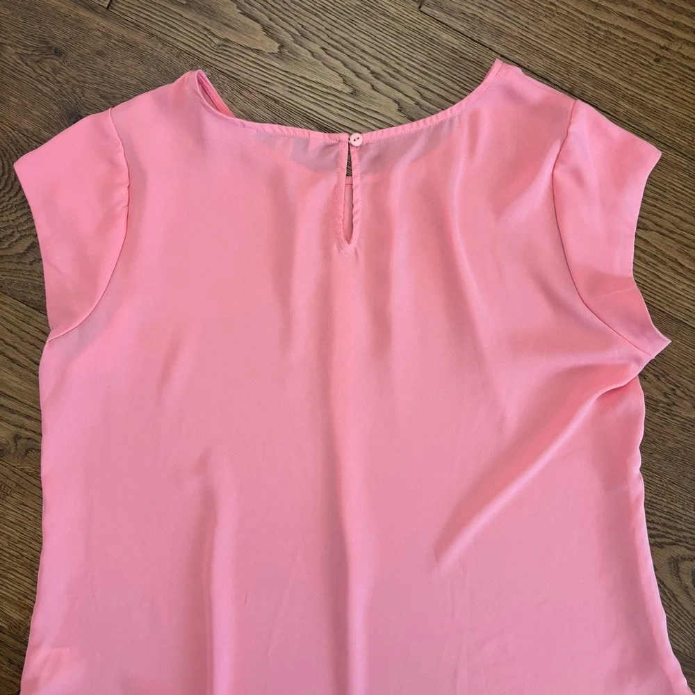 This is a 41 Hawthorn Lexie pleat front blouse - Picture 7 of 8
